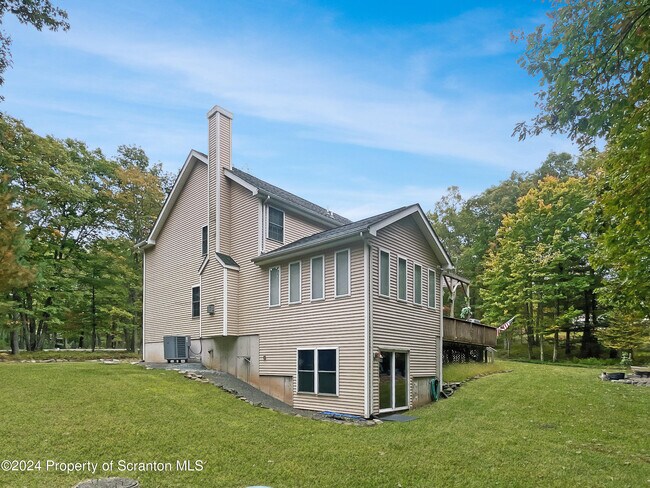 Building Photo - 135 Marquise Dr