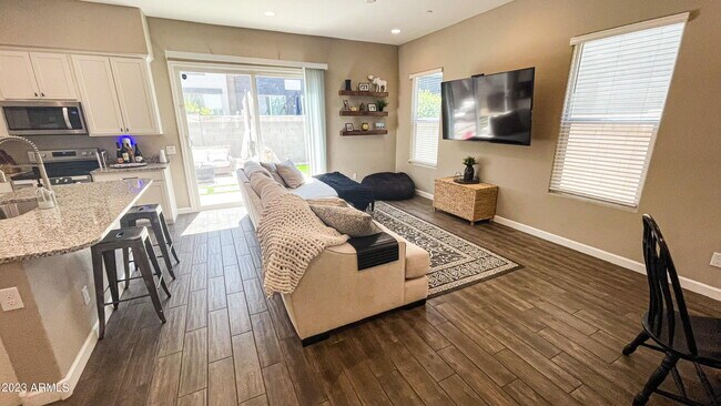 Foto del edificio - 3029 N 37th Wy