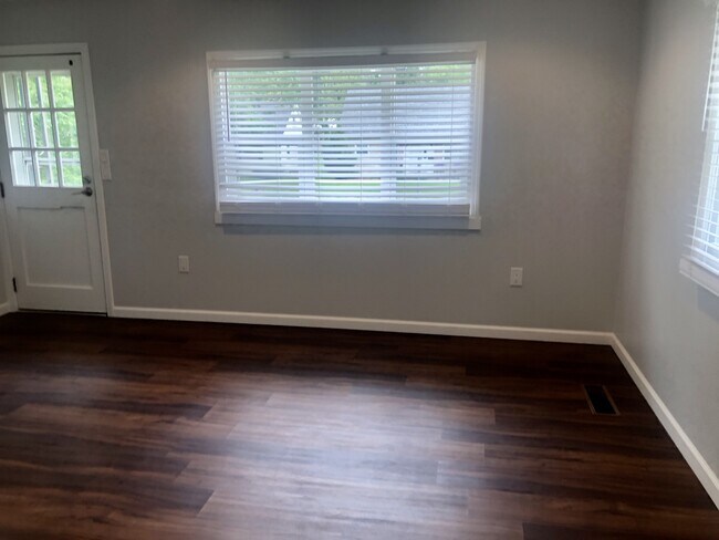 Foto del edificio - 420 S Mitchell St