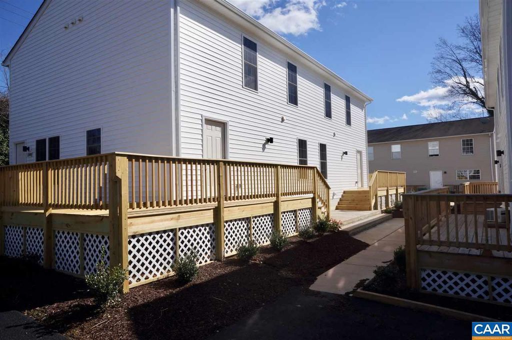 Primary Photo - 2300 Price Ave
