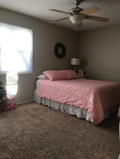 Foto del edificio - 4 bedroom house on the west side of Iowa C...