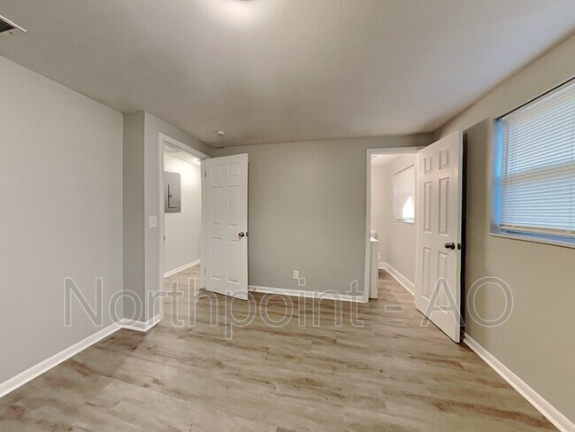 Building Photo - 6994 Hafford Ln