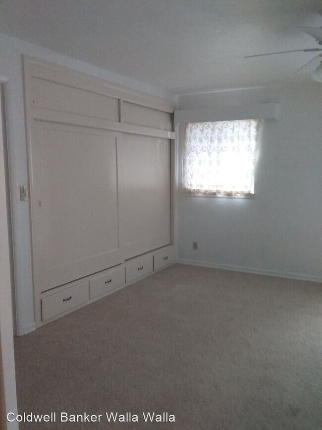 Building Photo - 2 br, 1 bath House - 1015 Catherine St.