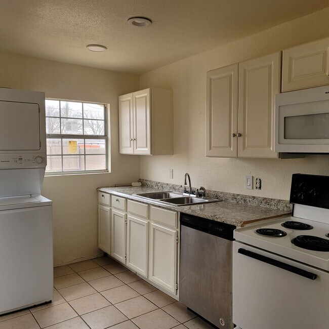 Building Photo - Rental
