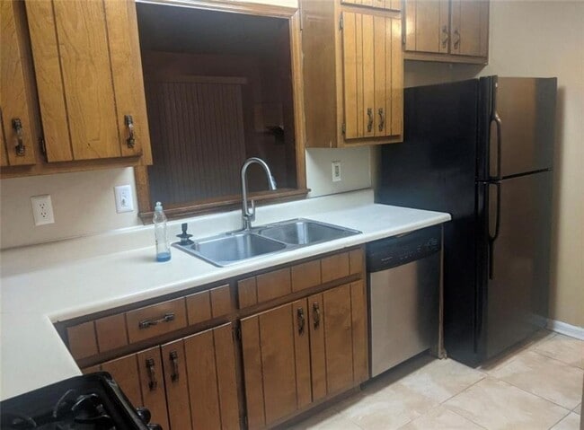 Building Photo - 5882 N Castlegate Dr