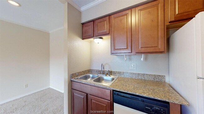Foto del edificio - 904 University Oaks Blvd