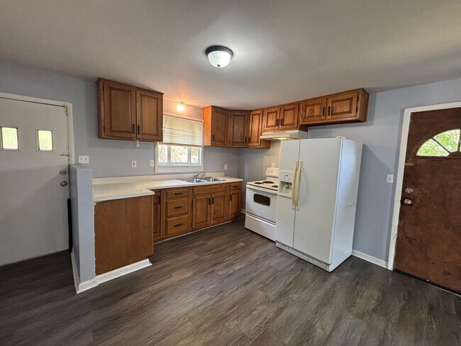 Foto del edificio - Beautiful 2 Bedroom 1 Bathroom home in Bea...