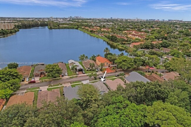 Foto del edificio - 2444 Raleigh St