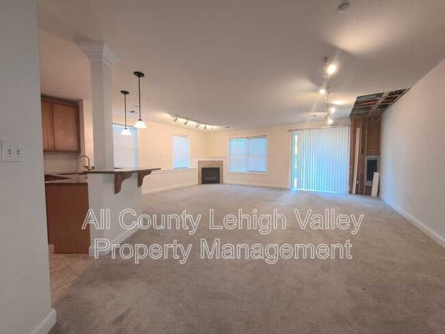 Building Photo - 1157 Meadow Lark Way