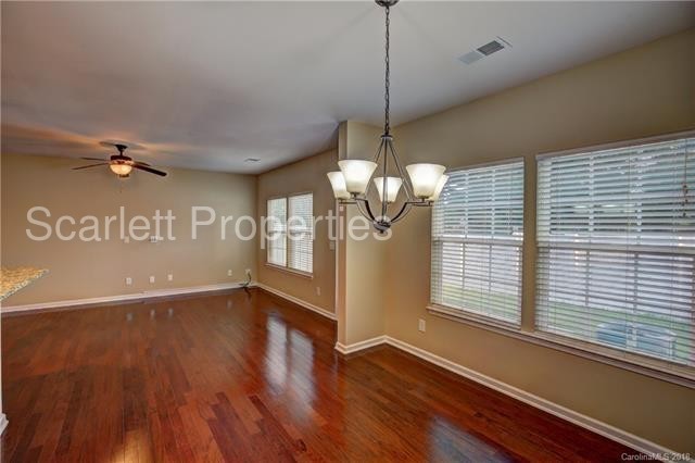 Foto del edificio - Beautiful 3BD/2.5BA Townhome in Ballantyne!