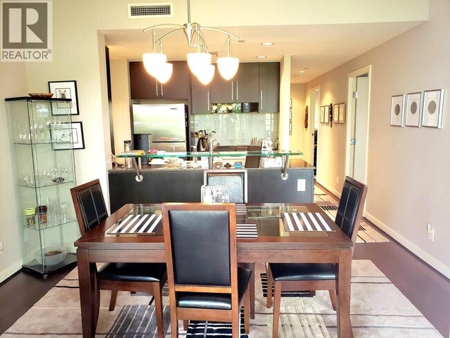 Photo du bâtiment - 638 Beach Crescent