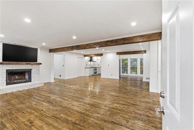 Foto del edificio - 3143 Claiborne Dr NW