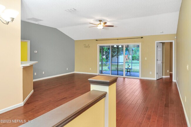 Building Photo - 12062 W Dalmation Ln