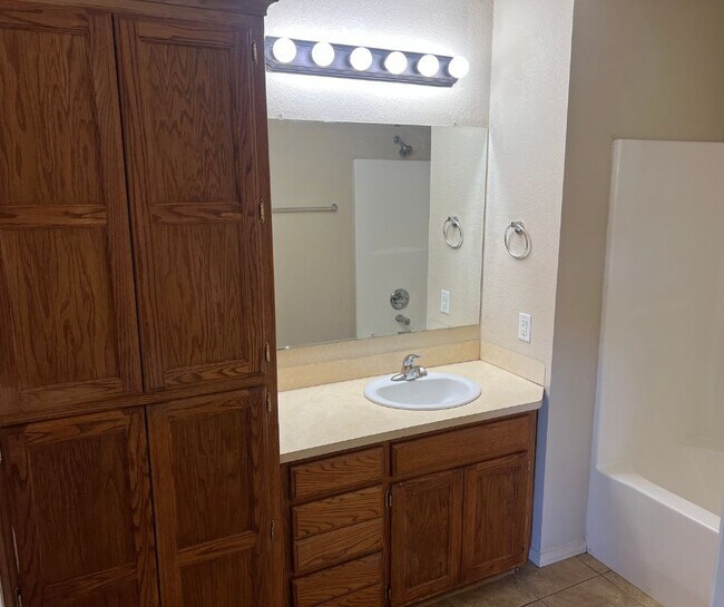 Foto del edificio - 2208 Kaylonni Ln