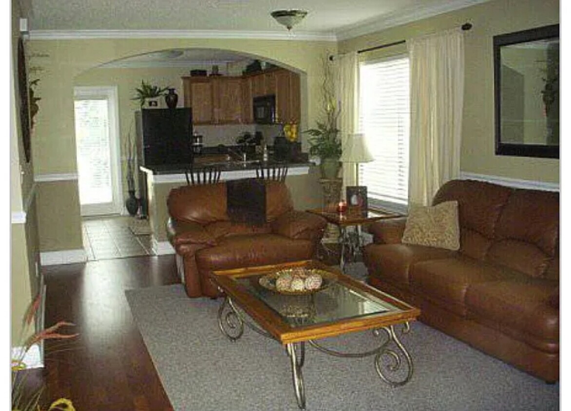 Foto del edificio - 619 Briar Way Ln
