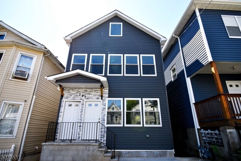 Primary Photo - 287 Summer St