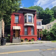 Building Photo - 192 Hill St