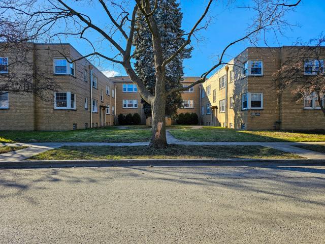 Primary Photo - 2 bedroom in Riverside IL 60546