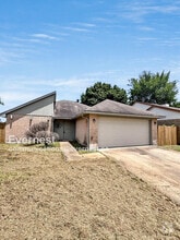 Building Photo - 2038 Woodland Hills Dr