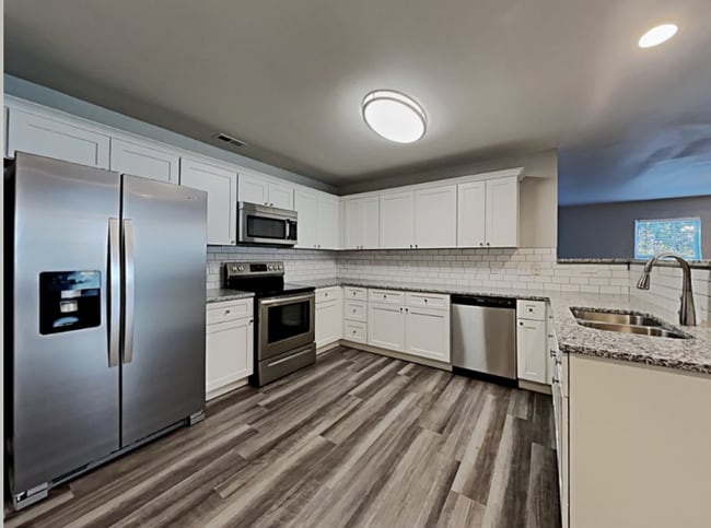 Building Photo - 3770 Burtons Barn St