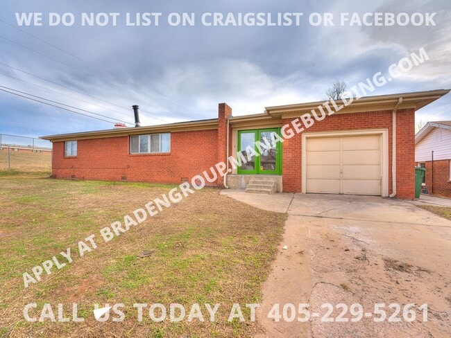Building Photo - 1020 W Oak Dr