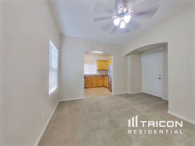 Foto del edificio - 17748 W Woodrow Ln