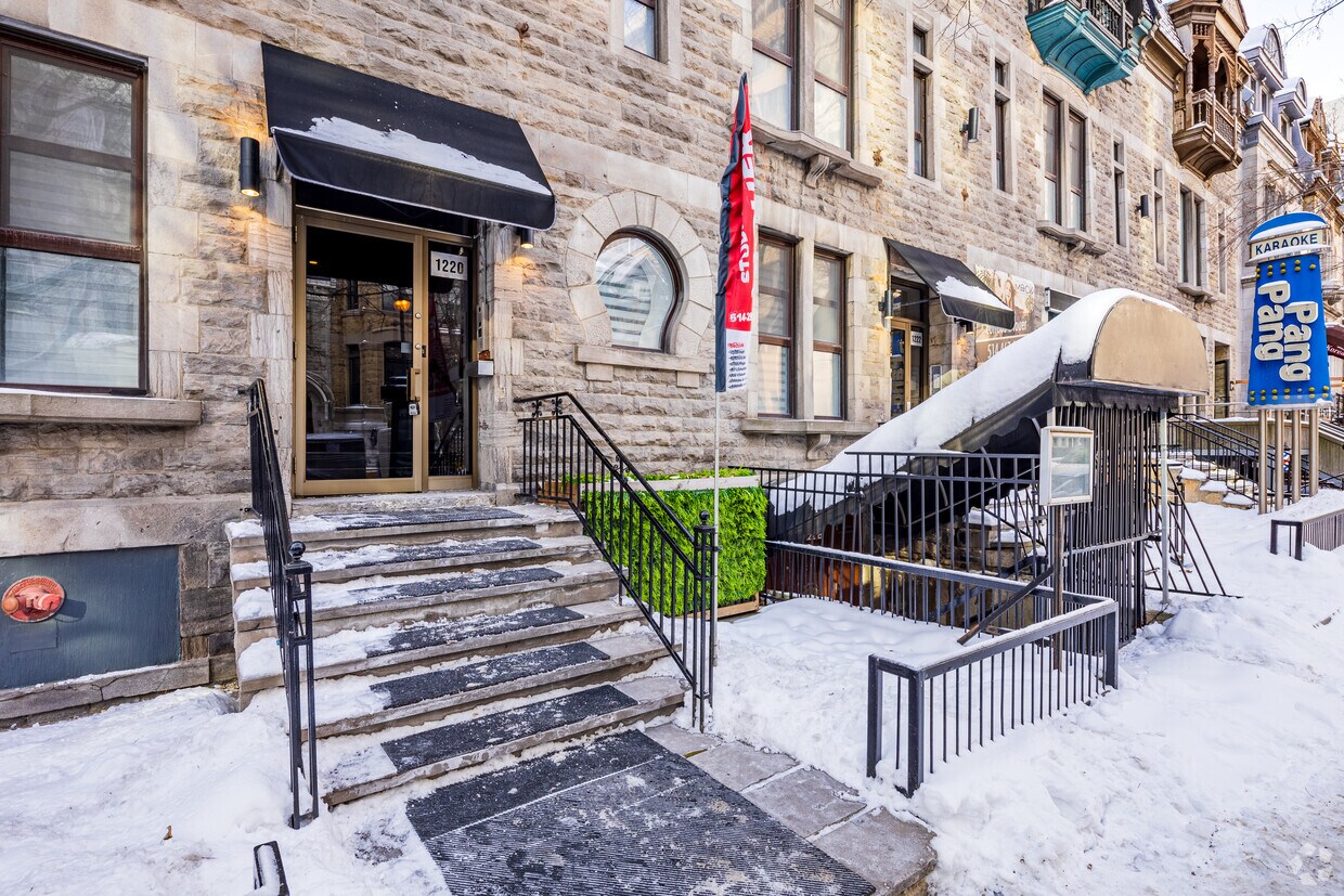 Building Photo - 1220-1226 Rue Mackay