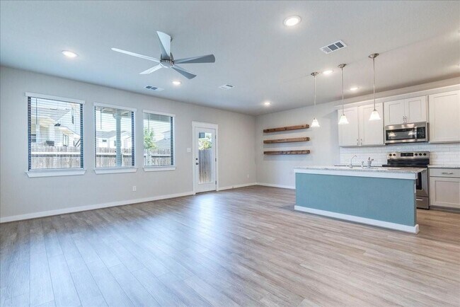 Foto del edificio - 496 Fieldwood Dr