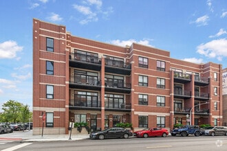 Building Photo - 104 S Laflin St
