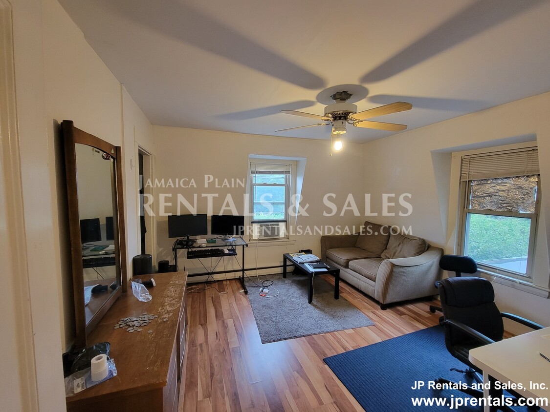 Foto principal - 146 Allston St