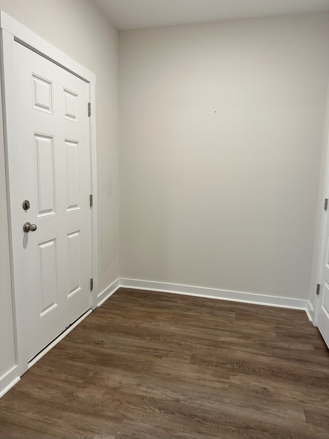 Foyer with coat closet - 813 S Franklin St