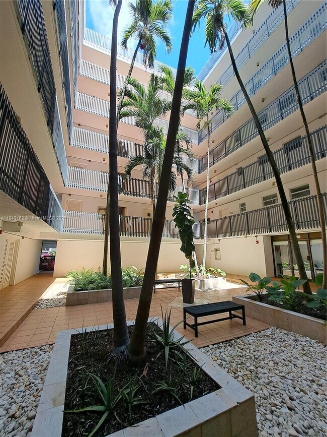 Foto del edificio - 100 Ocean Ln Dr