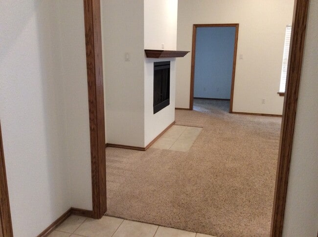 Building Photo - 1705 Tiffani Ln