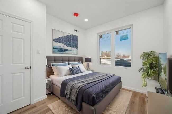 Foto del edificio - 4512 Lancaster Ave