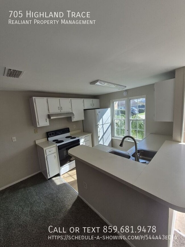 Building Photo - 705 Highland Trce