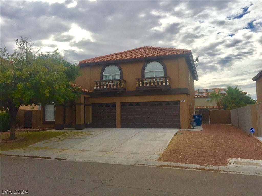 Primary Photo - 9611 Hawaiian Summer St