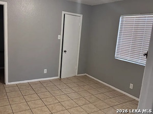 Building Photo - 5308 S Pleasant Valley Rd