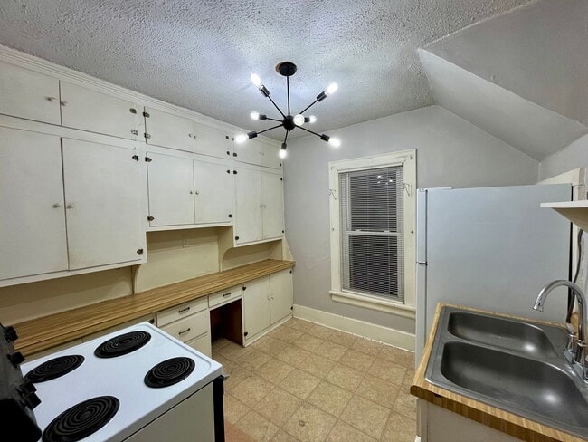 Building Photo - 1209 Cleveland Ave