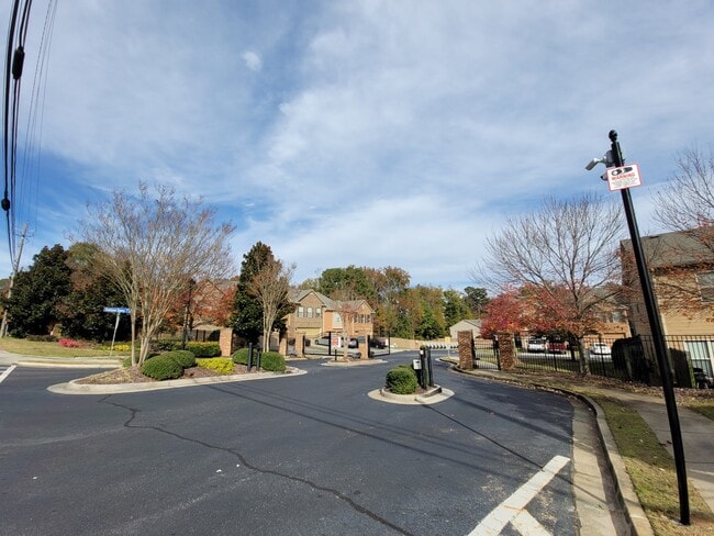 Foto del edificio - 2194 Oakland Grove Pl