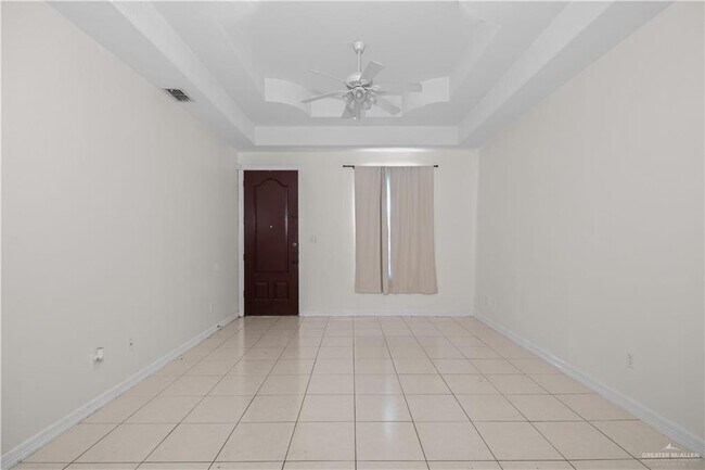 Foto del edificio - 14 Scottland Dr