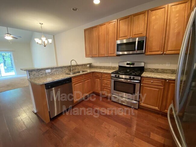 Building Photo - 12610 River Crossing Way