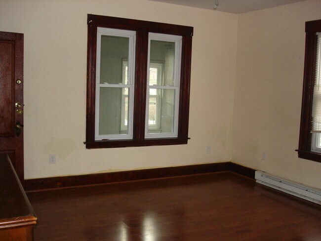 Foto del edificio - 318-320 Elm St