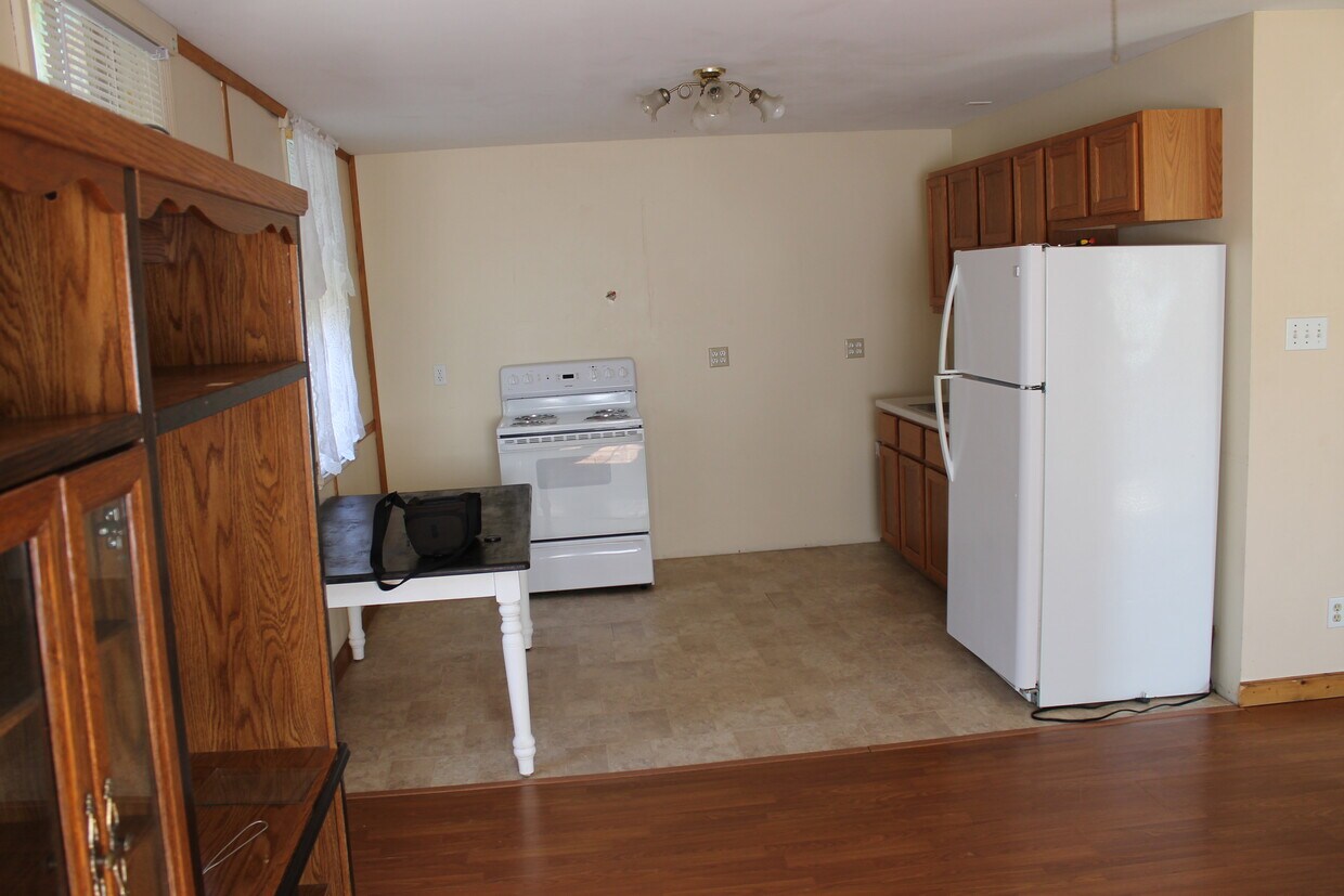kitchen - 315 S McKinley Ave