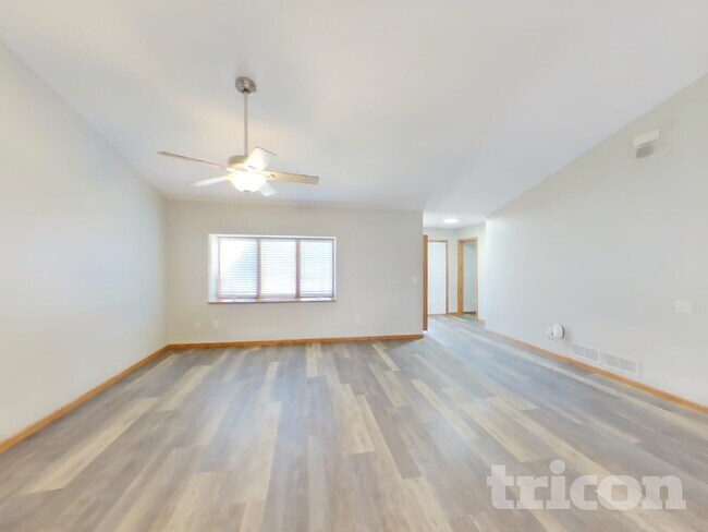 Foto del edificio - 15691 79th St NE