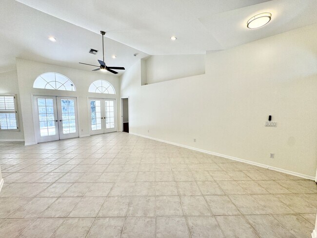 Foto del edificio - ** CROWN POINTE ** 3 BED / 2 BATH - SINGLE...