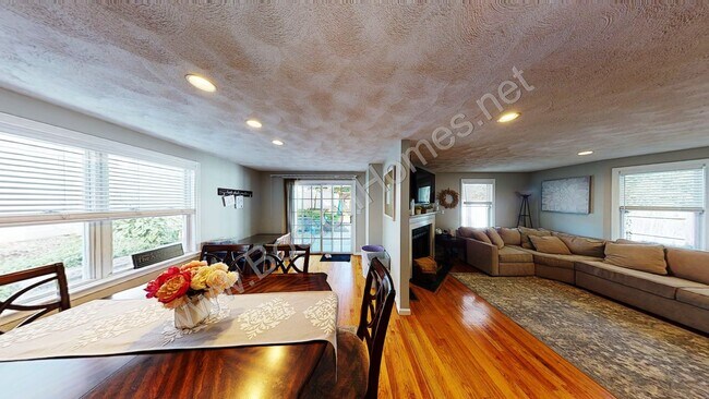 Building Photo - 303 Waverley Ave