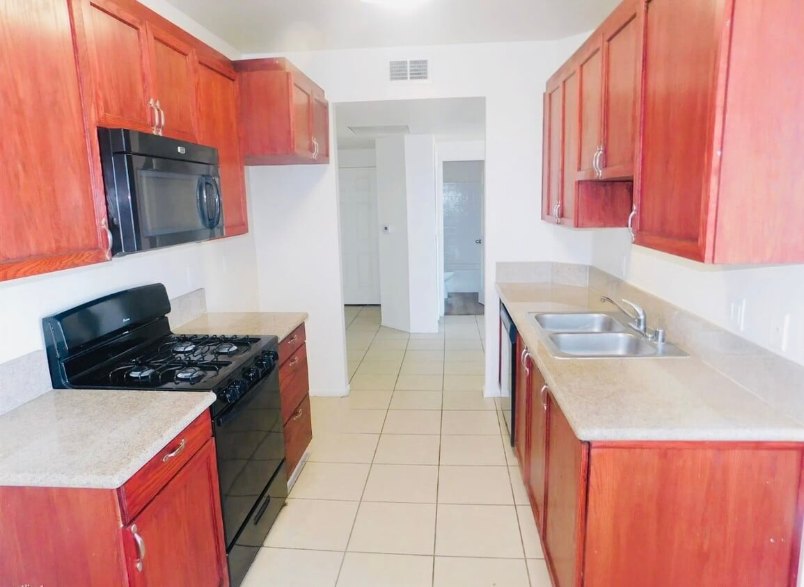 Building Photo - 4343 Whitsett Ave