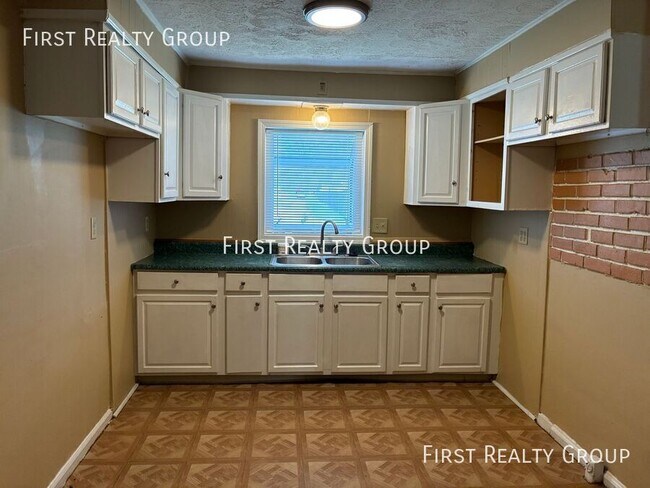 Foto del edificio - 5290 Derby Rd