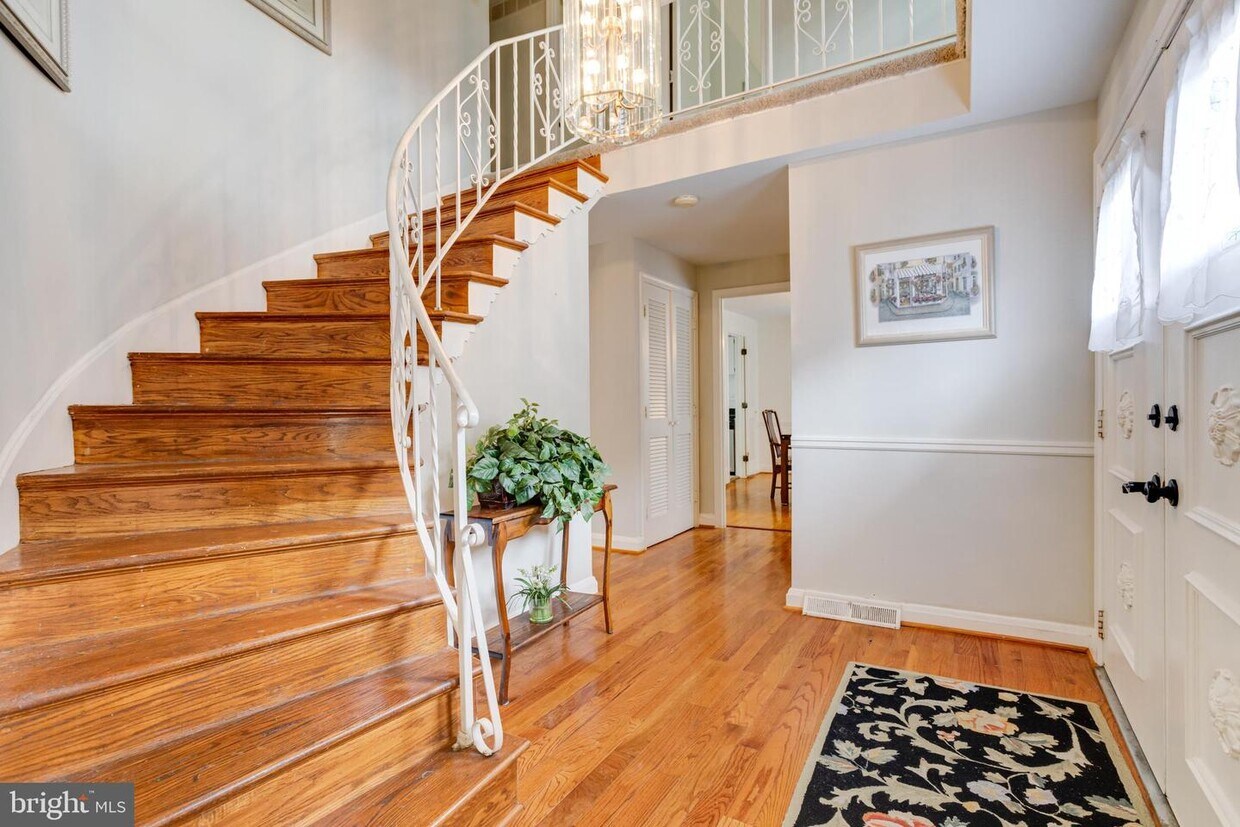 Foto principal - 320 Cranbrook Rd