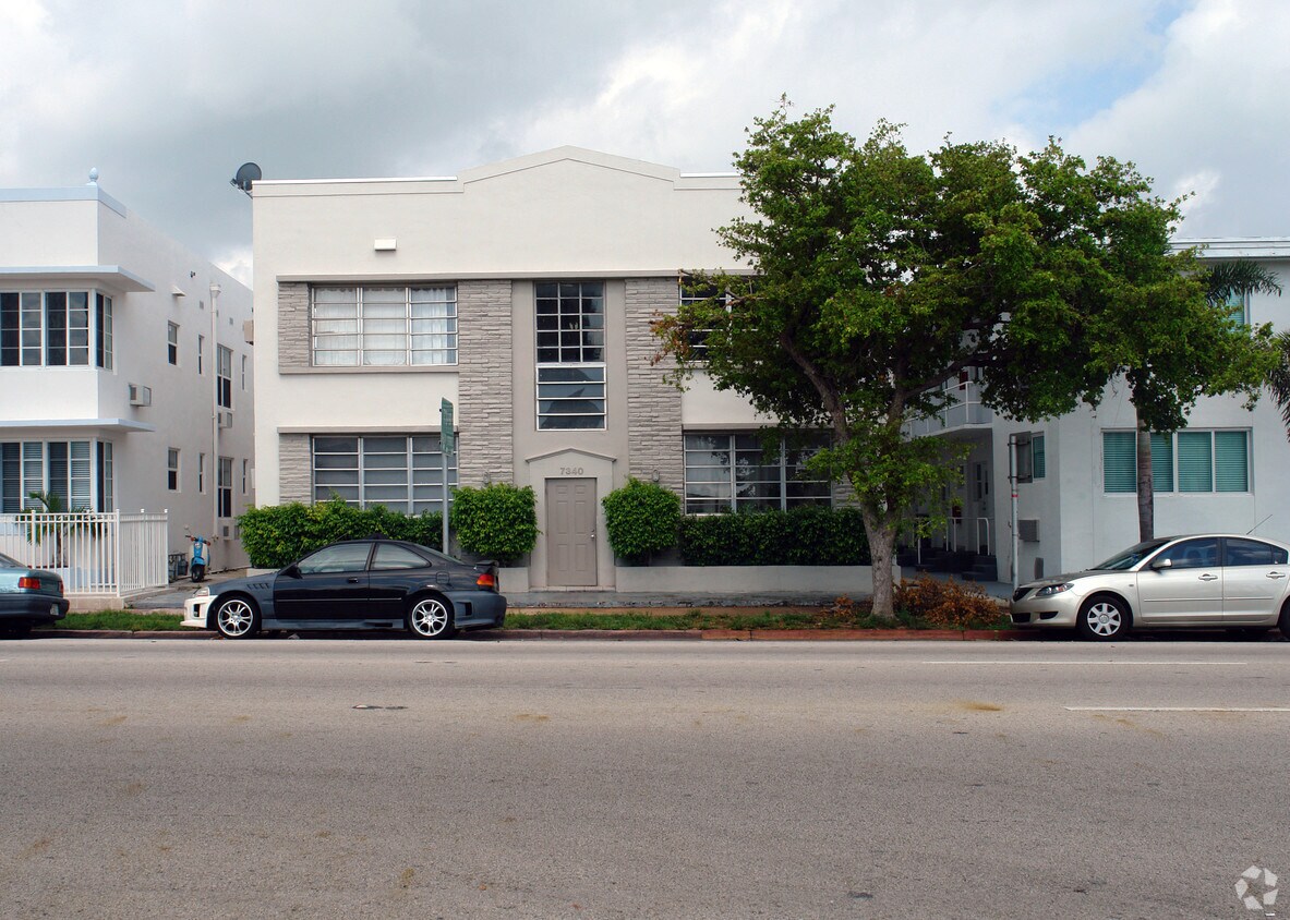 Primary Photo - 7340 Harding Ave
